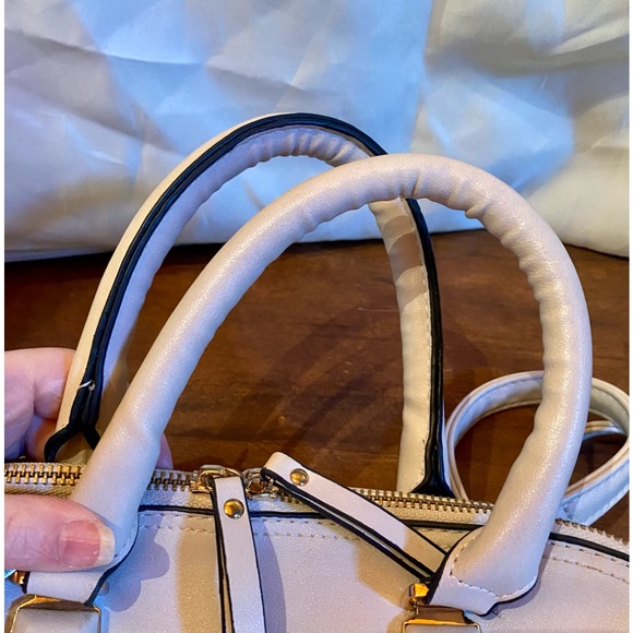 💥Kate and Alex Cuffaro Italian Design Faux Leather Crossbody/Satchel💥 NWOT - Picture 6 of 16